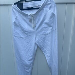 NWT women’s Banana Republic white sweatpants, sz large